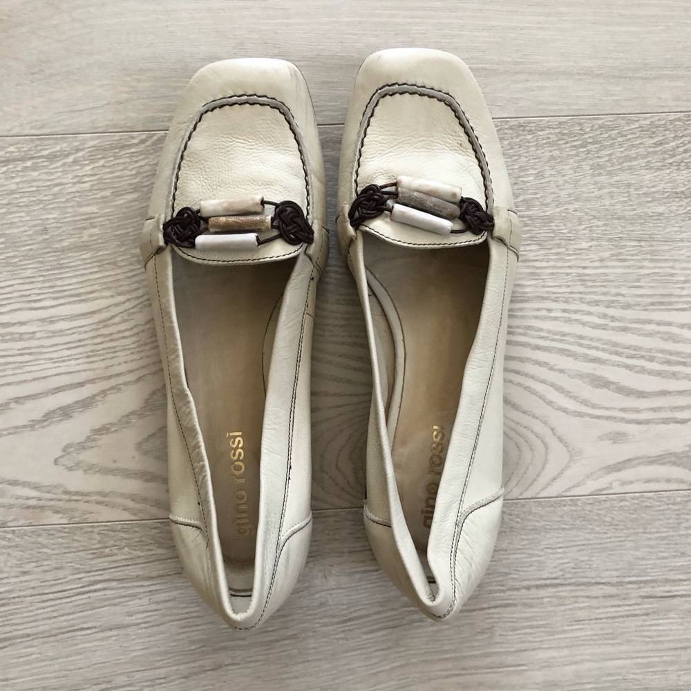Vintage Gino Rossi Designer Genuine Italian Leather Cream Loafers Flats